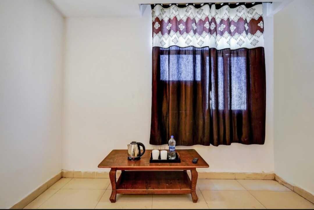 Hotel O Anshu B&B Nuova Delhi Esterno foto